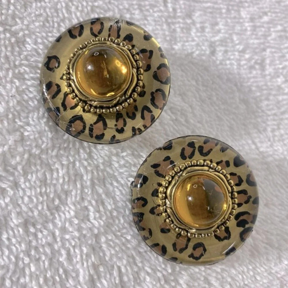 Vintage Gond Tone Animal Print  Round Clip On Earrings - Picture 1 of 7
